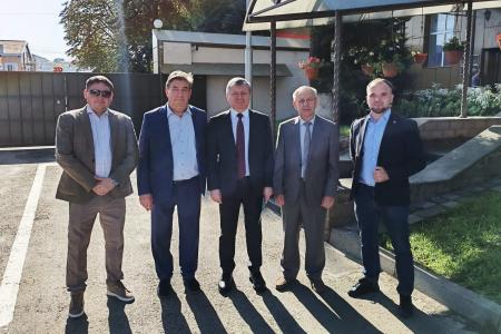 Визит Дмитрия Новикова на Ставрополье начался посещением предприятия по производству электрооборудования