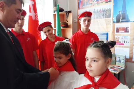 Открыт бюст пионеру-герою Володе Дубинину  в городе воинской славы Мелитополе