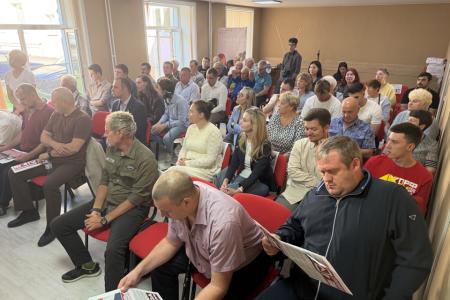 Анатолий Локоть в Кемеровском обкоме КПРФ провел встречу с партийным активом