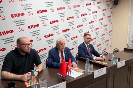 Прямой диалог и Программа Победы: Николай Харитонов, Алексей Корниенко и Анатолий Долгачев провели крупную встречу с жителями Приморья