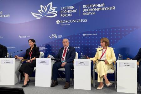 «Земля — наш Сталинград!»: Николай Харитонов задал тон ключевым сессиям Восточного экономического форума