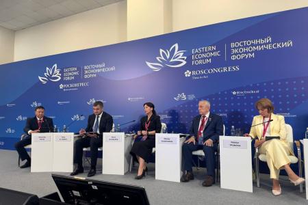 «Земля — наш Сталинград!»: Николай Харитонов задал тон ключевым сессиям Восточного экономического форума