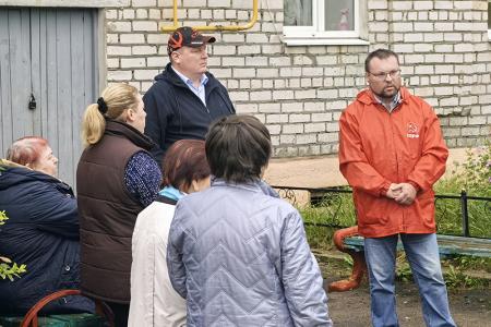 Кандидаты в депутаты Госдумы от КПРФ Александр Бойков и Владимир Любимов провели встречи с жителями Заволжского района Ивановской области