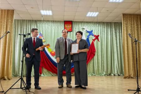 Будущее зависит от знаний: депутаты-коммунисты поздравили курских школьников со стартом нового учебного года