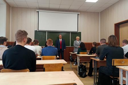 Рязанская область. Депутаты-коммунисты встретились со студентами-первокурсниками