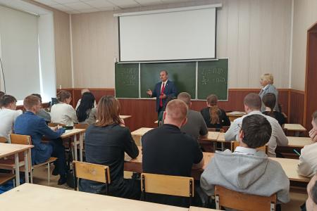 Рязанская область. Депутаты-коммунисты встретились со студентами-первокурсниками