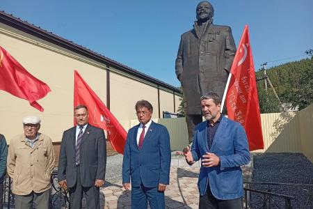 При поддержке Александра Ющенко удалось восстановить памятник Ленину в Стерлибашево