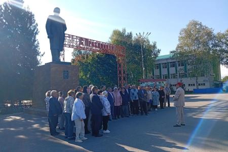 Александр Ющенко в Кармаскалах: о проблемах района лучше всего говорить с теми, кто здесь живёт