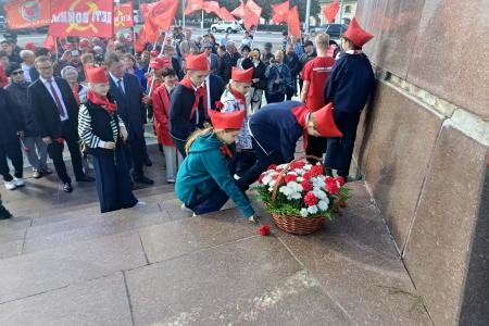 Рязанская область. Владимир Кашин возложил цветы к памятнику В.И. Ленину