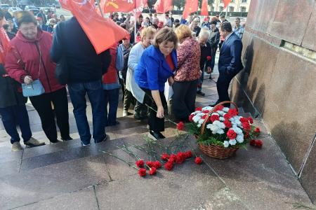 Рязанская область. Владимир Кашин возложил цветы к памятнику В.И. Ленину