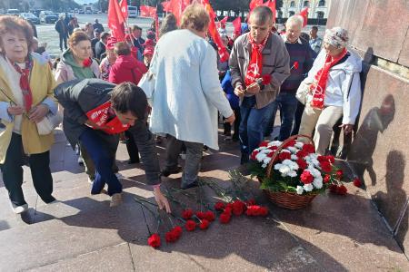 Рязанская область. Владимир Кашин возложил цветы к памятнику В.И. Ленину