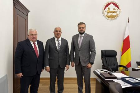 Казбек Тайсаев посетил с рабочим визитом Южную Осетию