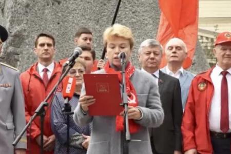 В Москве состоялась встреча депутатов Госудумы фракции КПРФ с москвичами, посвящённая годовщине завершения Второй мировой войны