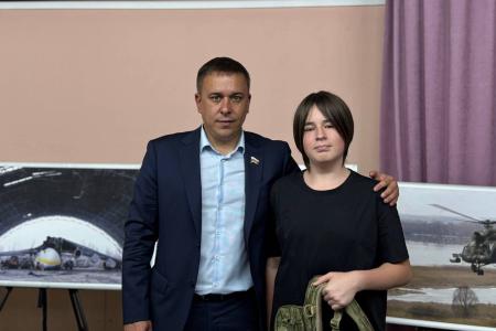 Айрат Гибатдинов встретился с воспитанниками детского дома в рамках проекта «Школа защитника Родины»