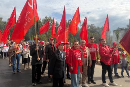 Пермский край. Анна Баранова и коммунисты Чернушки провели демонстрацию и пикет на день города