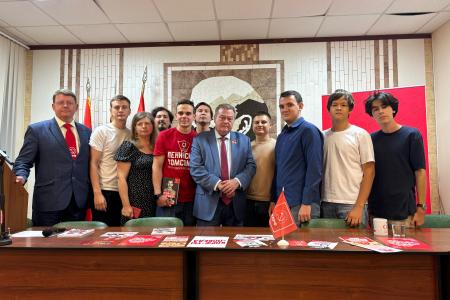 Историк Евгений Спицын и руководитель РУСО Игорь Макаров провели в Самаре встречу с партийным активом КПРФ