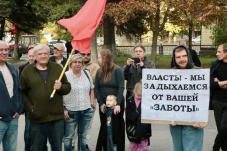 Депутаты-коммунисты Ольга Алимова и Владимир Есипов провели встречу с избирателями