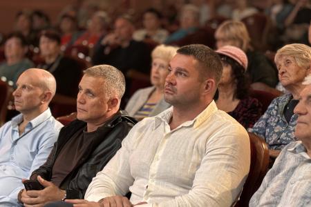 Николай Коломейцев провёл встречу с жителями Волгодонска