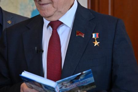 Геннадий Зюганов встретился с поэтом Станиславом Зюбановым