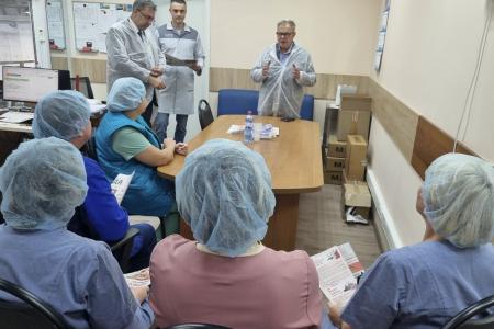 Руководитель фракции КПРФ в Мособлдуме Александр Наумов встретился с коллективом предприятия «Дина+» в Ступино