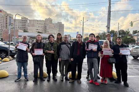 Красные в городе! Город трех революций окрасился в алые цвета