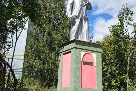 Саратовская область. Чтить и помнить! На территории завода «Волжский дизель» в Балаково отреставрировали памятник В.И. Ленину
