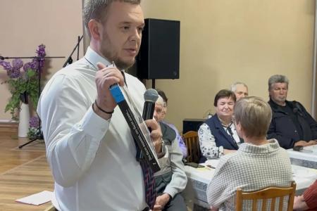 Коммунисты приняли участие в чествовании старшего поколения в Томске