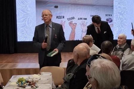 Коммунисты приняли участие в чествовании старшего поколения в Томске