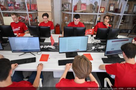 Защитить каждый голос: КПРФ провела Всероссийское совещание по партийному проекту «Красный контроль»