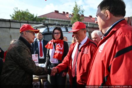 КПРФ отправила 160-й юбилейный гуманитарный конвой под лозунгом «Все для Победы!»