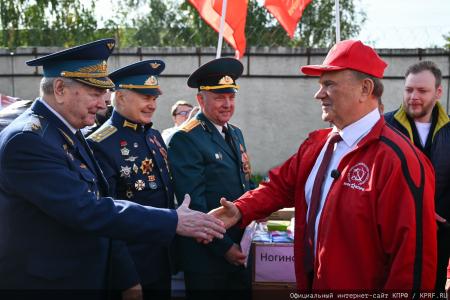 КПРФ отправила 160-й юбилейный гуманитарный конвой под лозунгом «Все для Победы!»