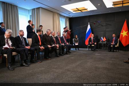 Геннадий Зюганов встретился с делегацией Вьетнама во главе с Президентом То Ламом
