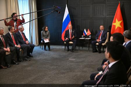 Геннадий Зюганов встретился с делегацией Вьетнама во главе с Президентом То Ламом