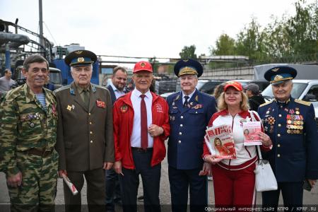 КПРФ отправила 160-й юбилейный гуманитарный конвой под лозунгом «Все для Победы!»