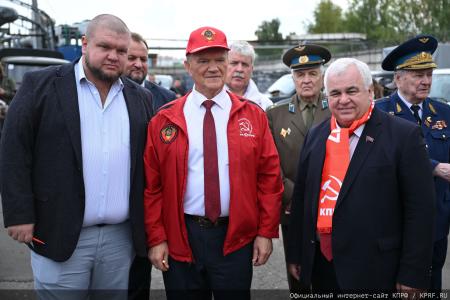 КПРФ отправила 160-й юбилейный гуманитарный конвой под лозунгом «Все для Победы!»