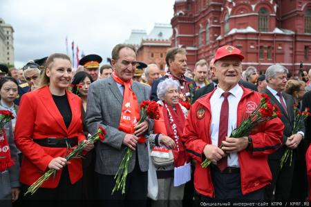 КПРФ в Москве провела митинг в День Победы над милитаристской Японией и окончания Второй мировой войны