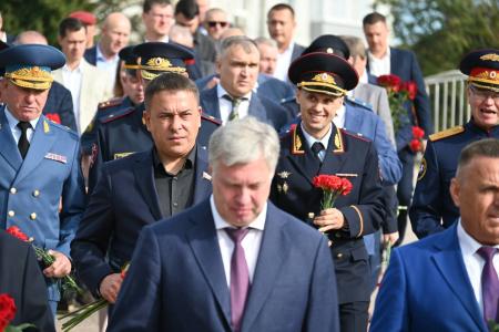 Ульяновская область. А.М. Гибатдинов в День солидарности в борьбе с терроризмом принял участие в памятном мероприятии