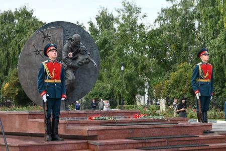 Ульяновская область. А.М. Гибатдинов в День солидарности в борьбе с терроризмом принял участие в памятном мероприятии