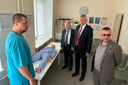 «Работают даже под огнём»: Депутаты КПРФ Куринный, Обухов и Мухин оценили подвиг шебекинских врачей и подняли вопрос о справедливых компенсациях