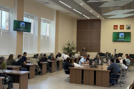 Воронежская область. Депутат Обухов в Каширском районе: «Государство обязано защитить человека — от дрона над крышей до произвола в ЖКХ»