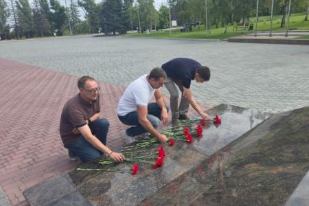 Подвиг, отлитый в граните: КПРФ в Саратове напомнила о священной цене Дальневосточной Победы