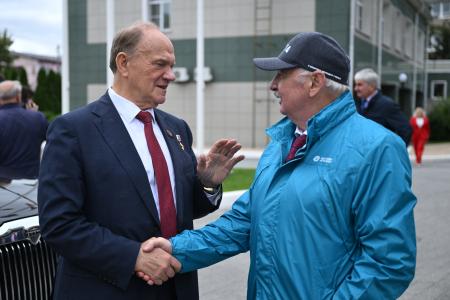 Геннадий Зюганов посетил АО Щелково Агрохим