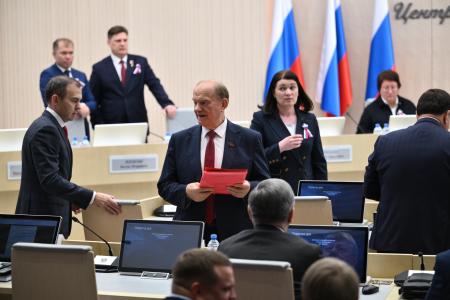 Геннадий Зюганов в Центризбиркоме: Уважайте народ и его политическую волю!