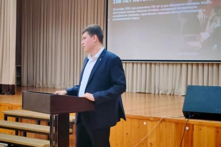 На Ставрополье школьникам рассказали о героической истории и современных задачах Ленинского комсомола