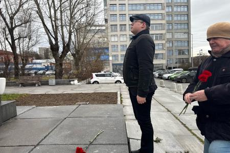 Связь поколений жива: Свердловские коммунисты и комсомольцы отметили 108-ю годовщину Ленинского комсомола в Екатеринбурге