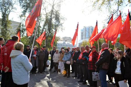 Память зовёт к борьбе! Воронежские коммунисты почтили память жертв чёрного октября 1993 года
