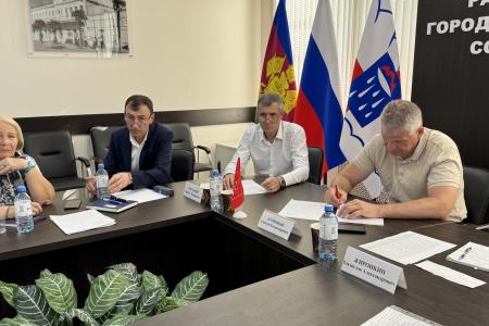 Краснодарский край, г. Сочи. Депутатская вертикаль КПРФ – в действии: выборы завершились – работа коммунистов-депутатов продолжается