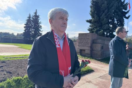 В Санкт-Петербурге состоялась акция памяти защитников советской власти в октябре 1993 года