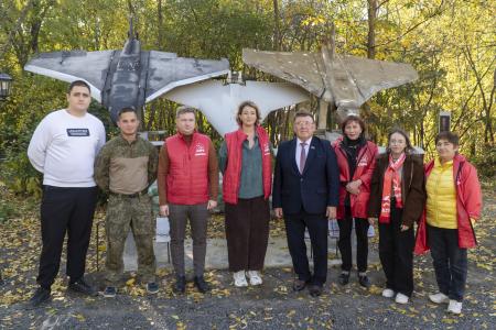 Николай Иванов, Оксана Бойко и курские коммунисты передали гуманитарную помощь бойцам батальона «Булат»