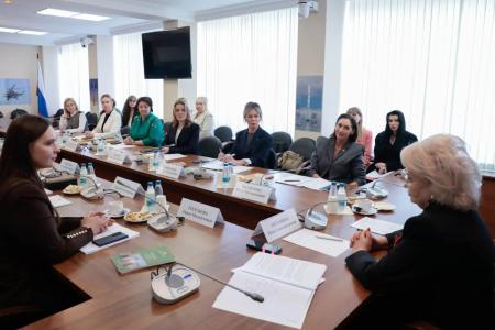 Нина Останина: Преемственность и новые задачи. Комитет Госдумы по вопросам семьи начал работу в IX созыве